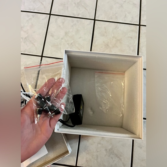 NEW IN BOX 7 Colors LED Light Photon Face Neck Mask Rejuvenation Facial - Picture 8 of 10